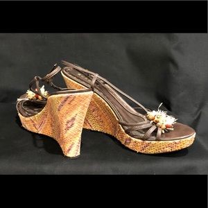 Ladies platform shoes